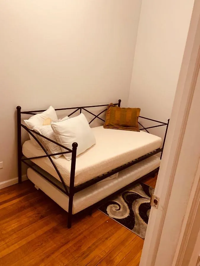 2 Bedroom Classy Brooklyn Apt-10 Mins From Barclays Center! New York Apartment